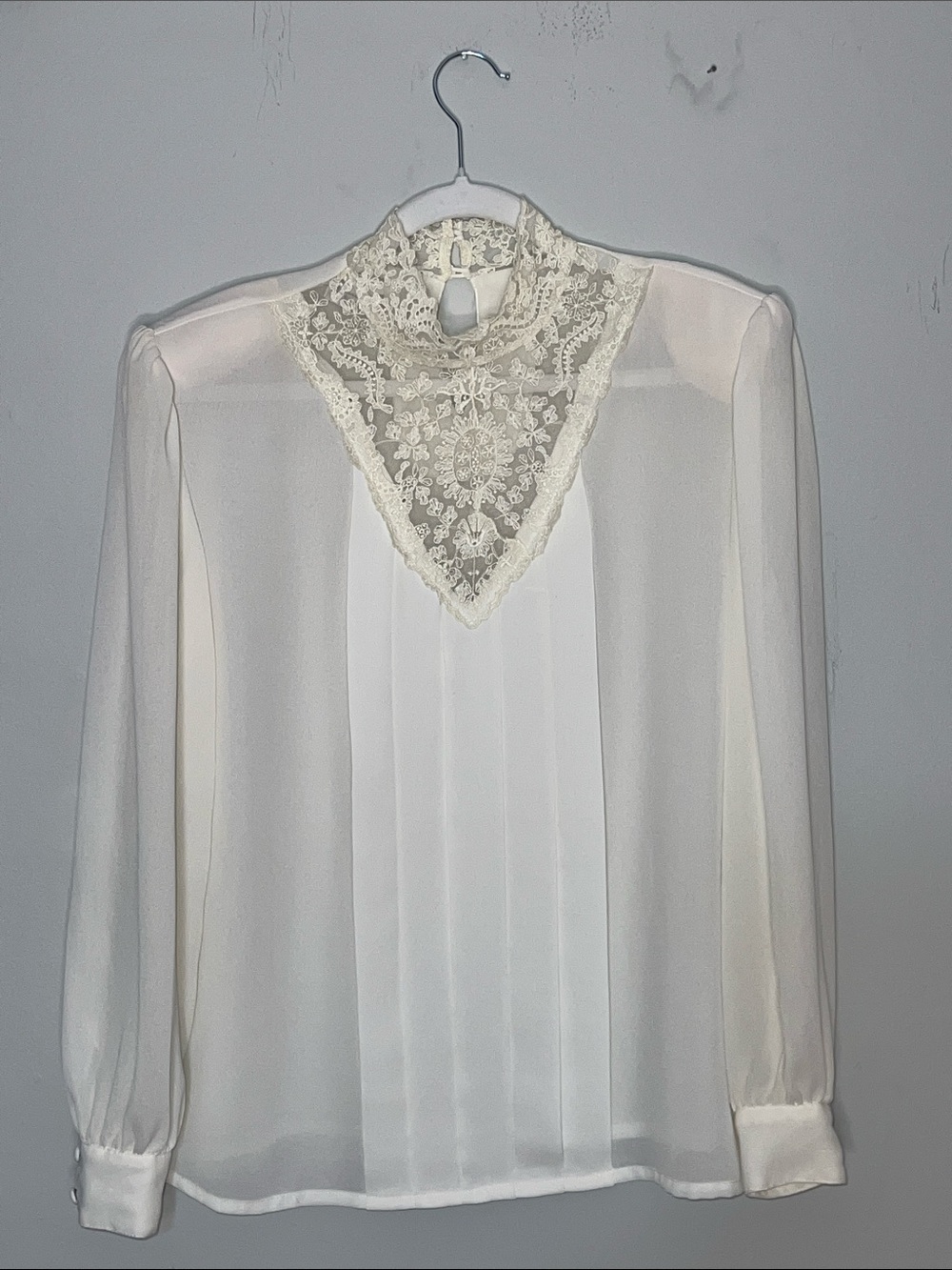 Vtg Susan Hutton long sleeve blouse lace yoke modest high neckline pleated